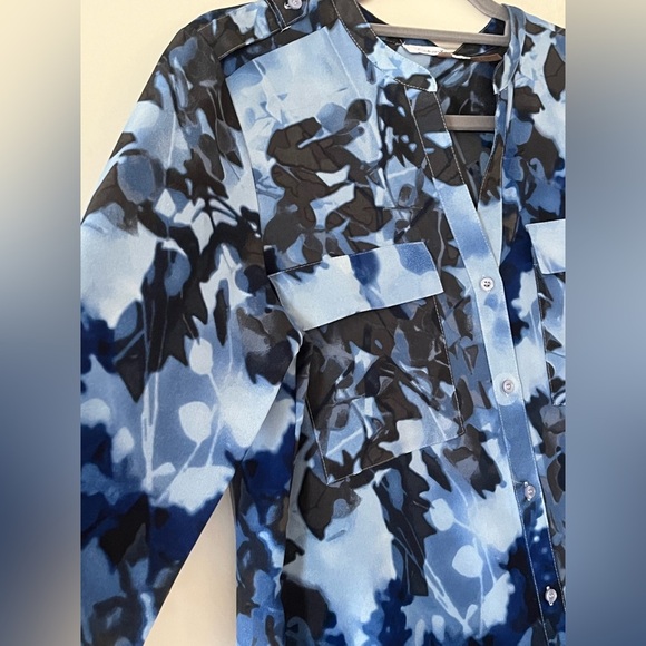 Calvin Klein Blue & Black Abstract Floral Button Down Women’s size medium - Picture 9 of 16